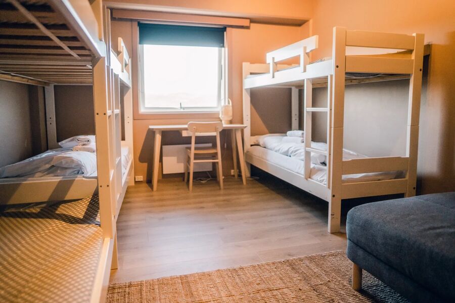 Group room with its own bathroom